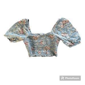 Off the Shoulder American Eagle Floral Cropped top Teens Size M Light blue